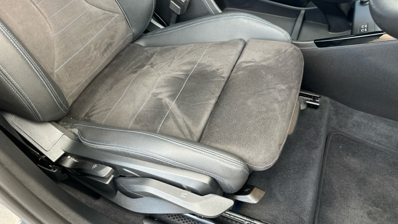 BMW 2 Series 220i MHT M Sport 5dr DCT Petrol Hatchback